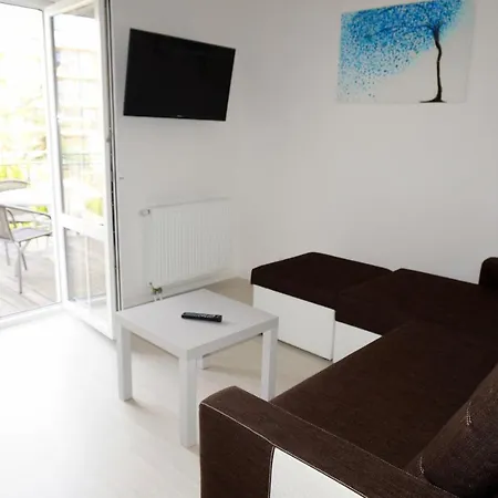 Koral Apartmenty アパート サルビノボ