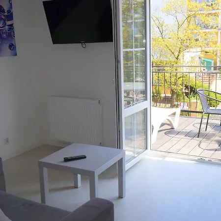 Koral Apartmenty アパート サルビノボ