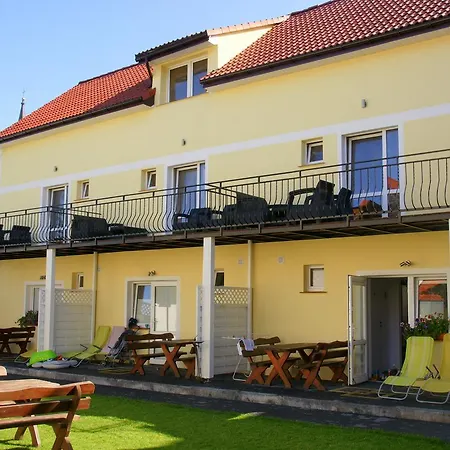 Lägenhet Koral Apartmenty